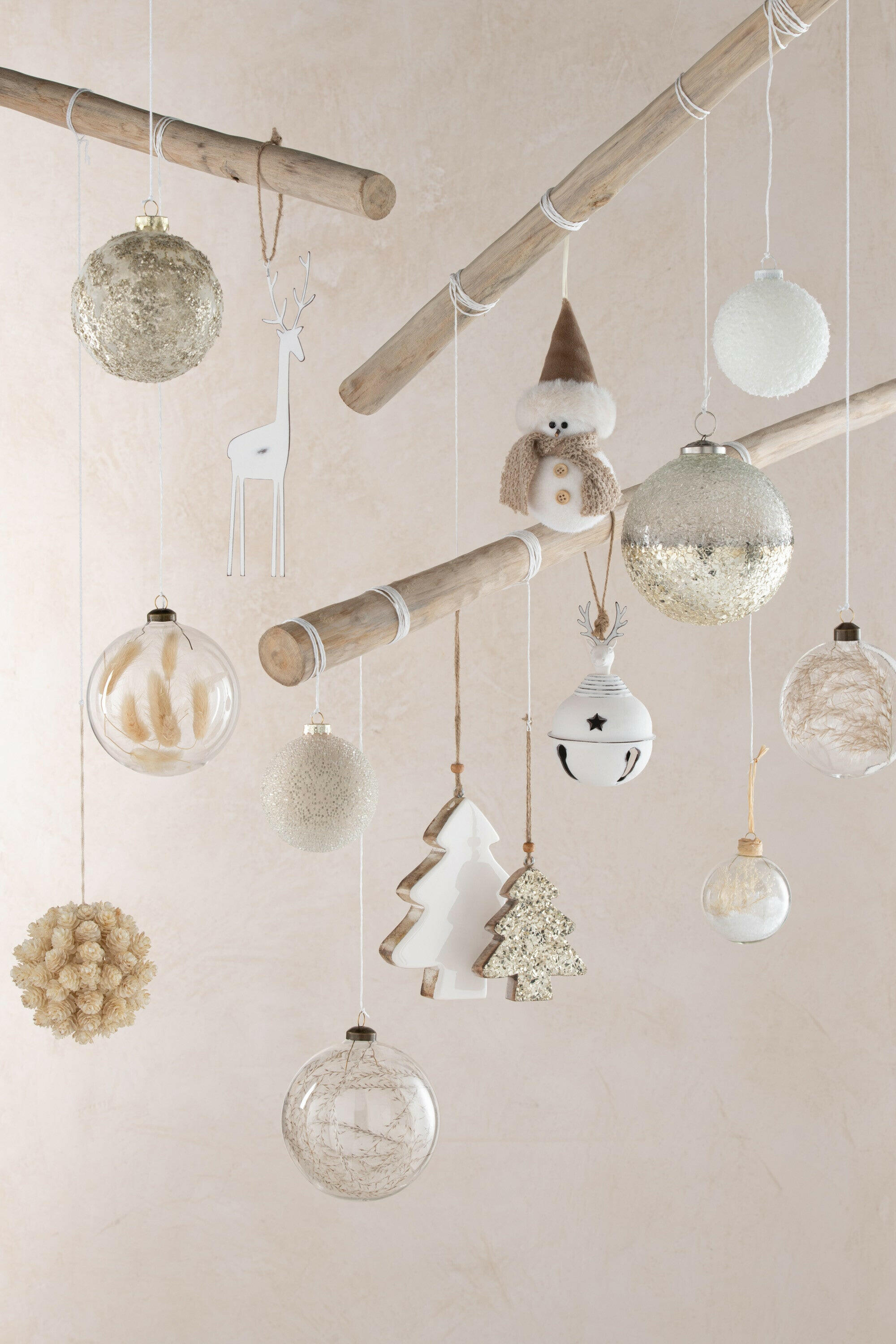 Kerstbal Besneeuwd Wit