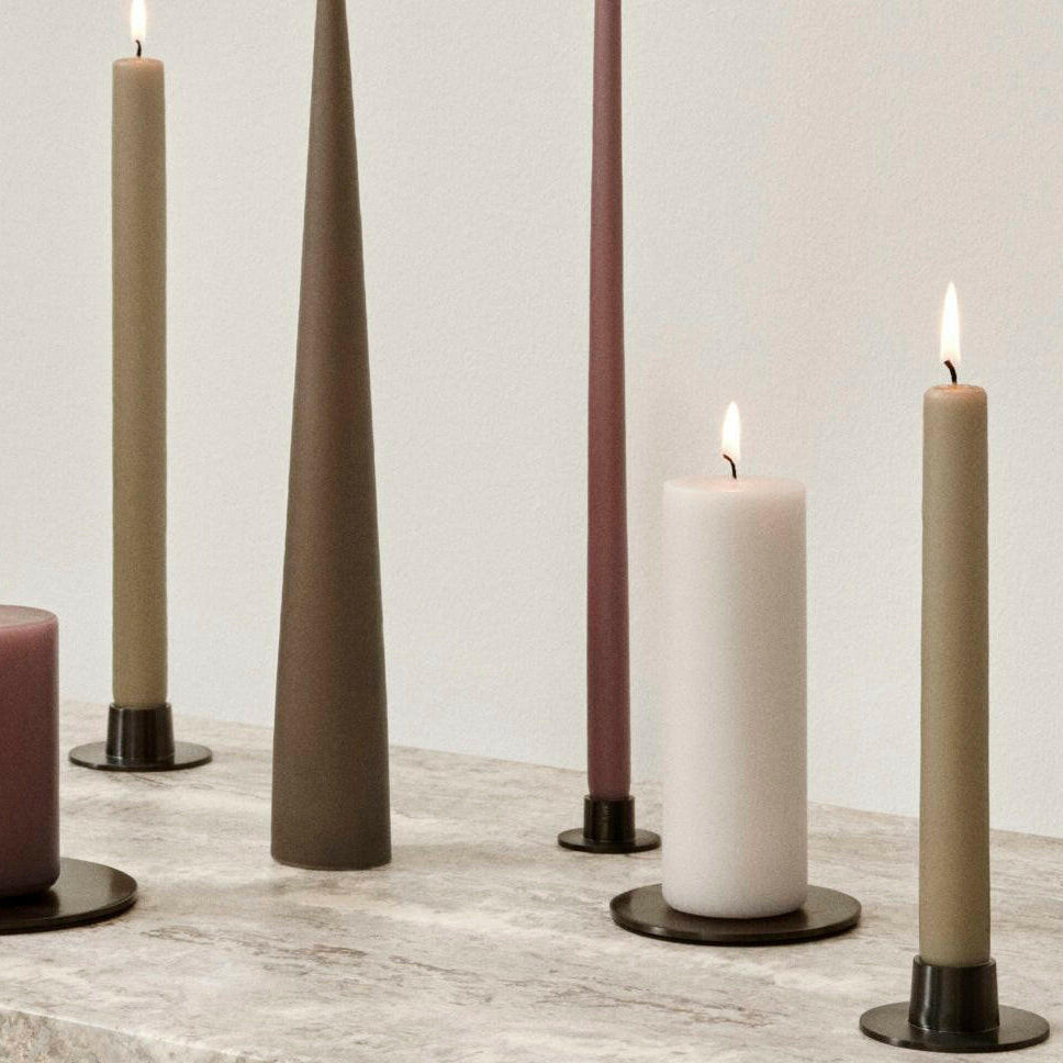 Cone Kaars Plate Matt Black Kaarsstandaard