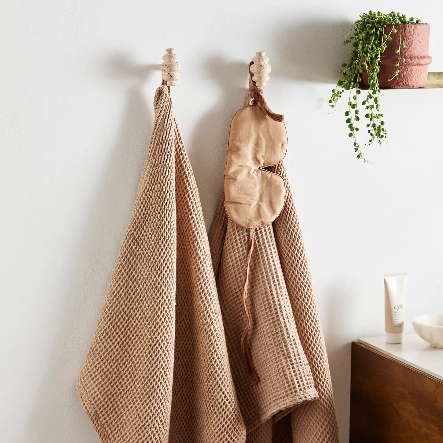 Knop Basu Travertine Wandhaak