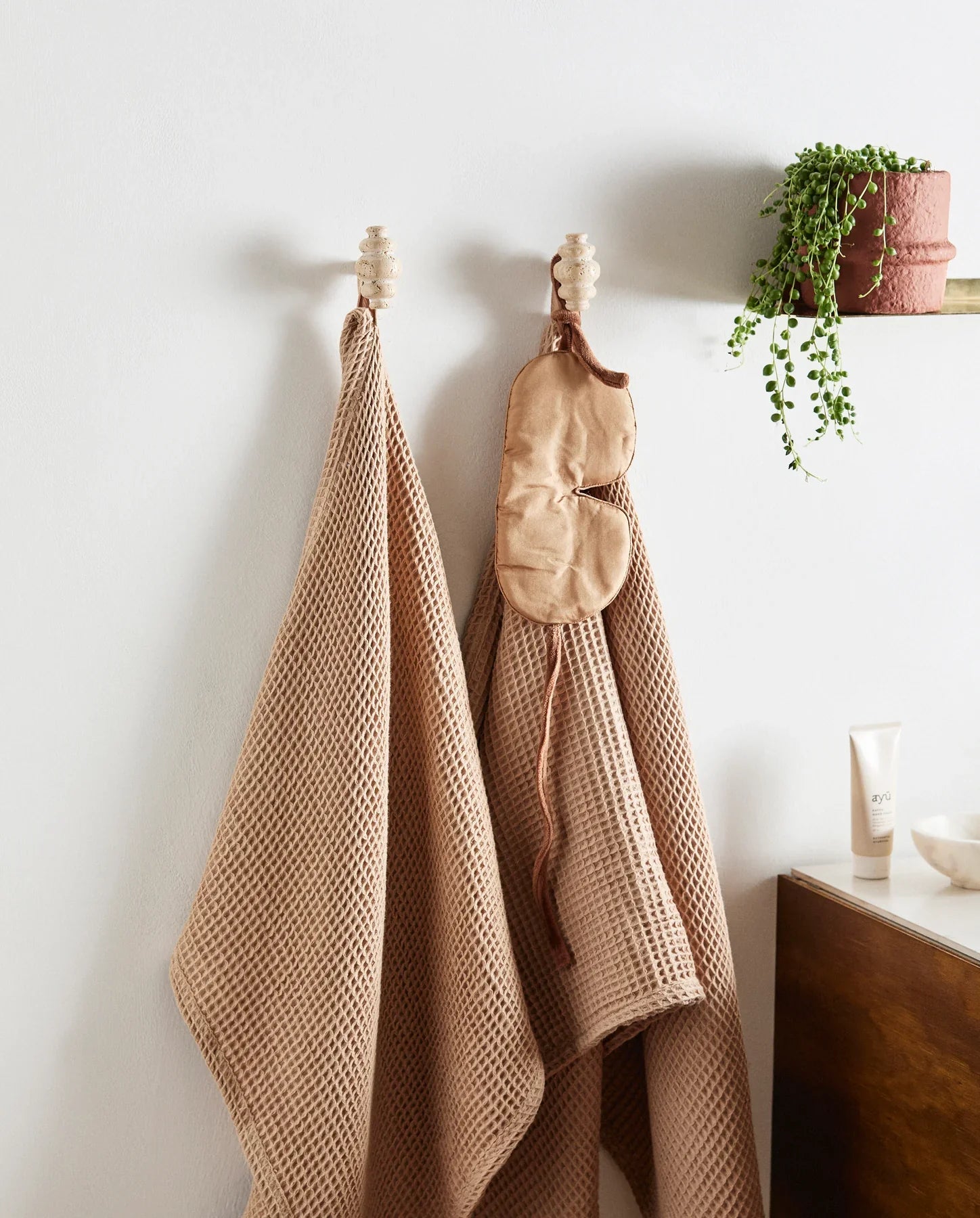 Knop Basu Travertine Wandhaak