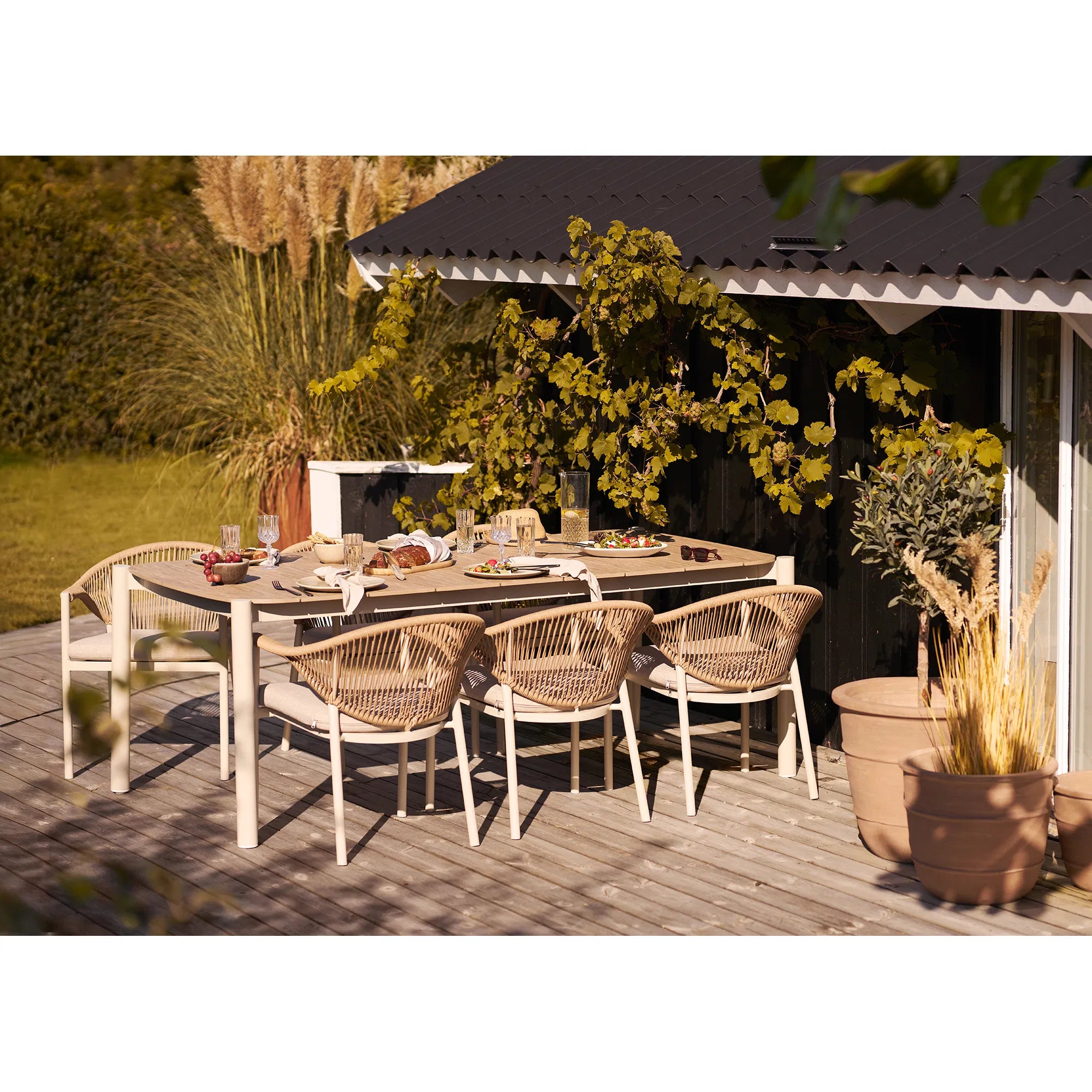 House Nordic Abela outdoor dining table aluminium en nonwood 100x200 cm tafel