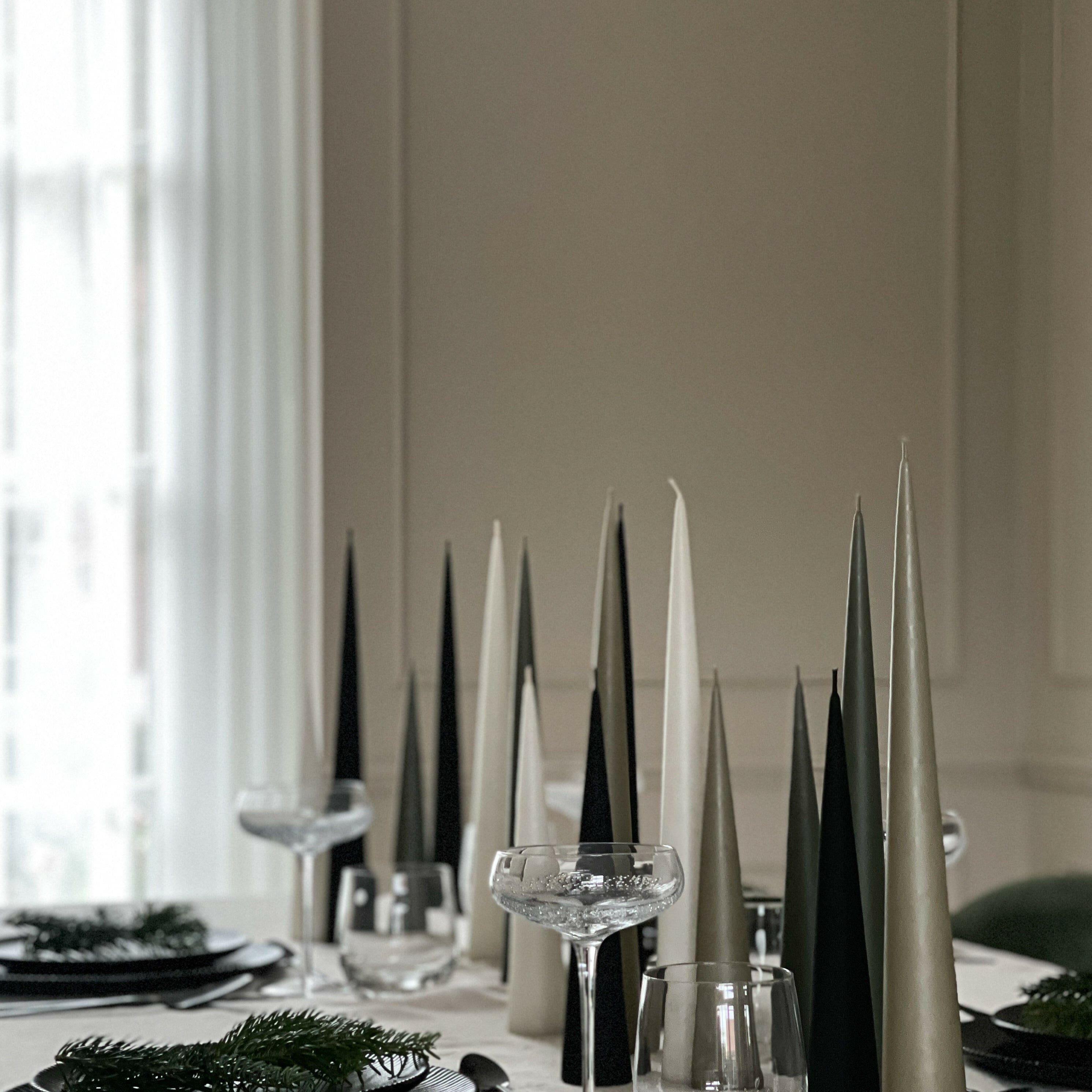 Cone Kaars Velvet Matt Black || 2 Maten