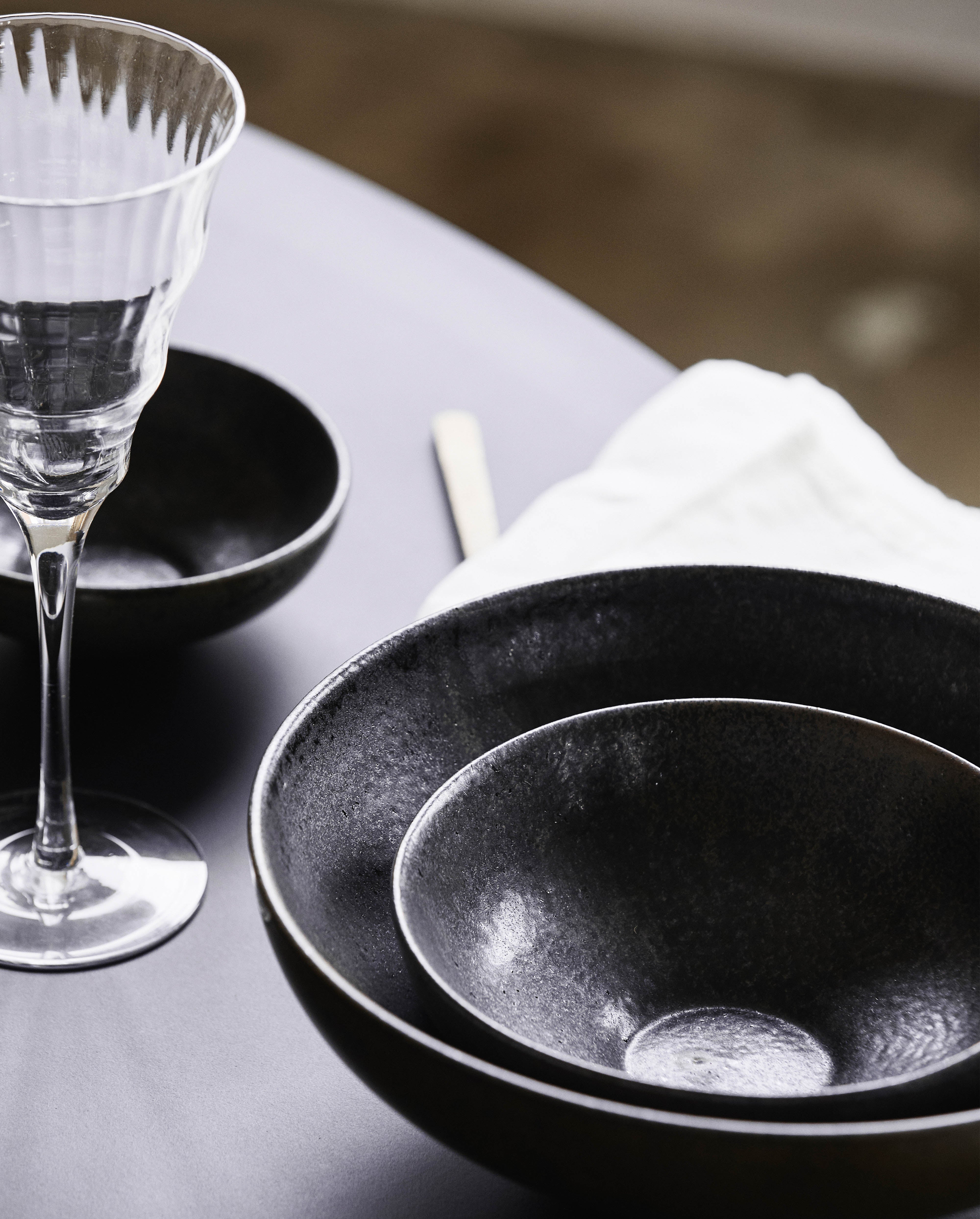 Inez Bowl Zwart M Tray