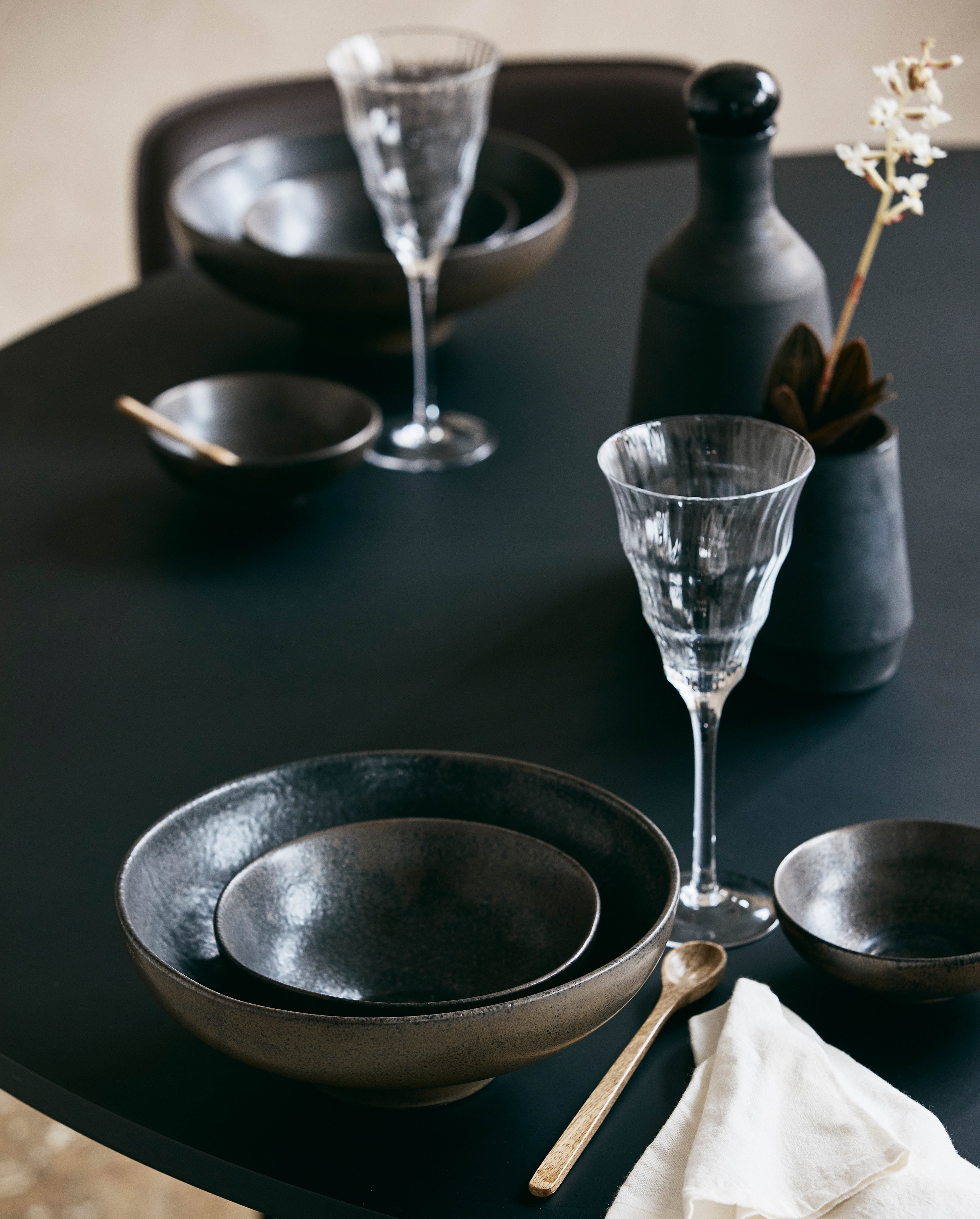 Inez Bowl Zwart M Tray