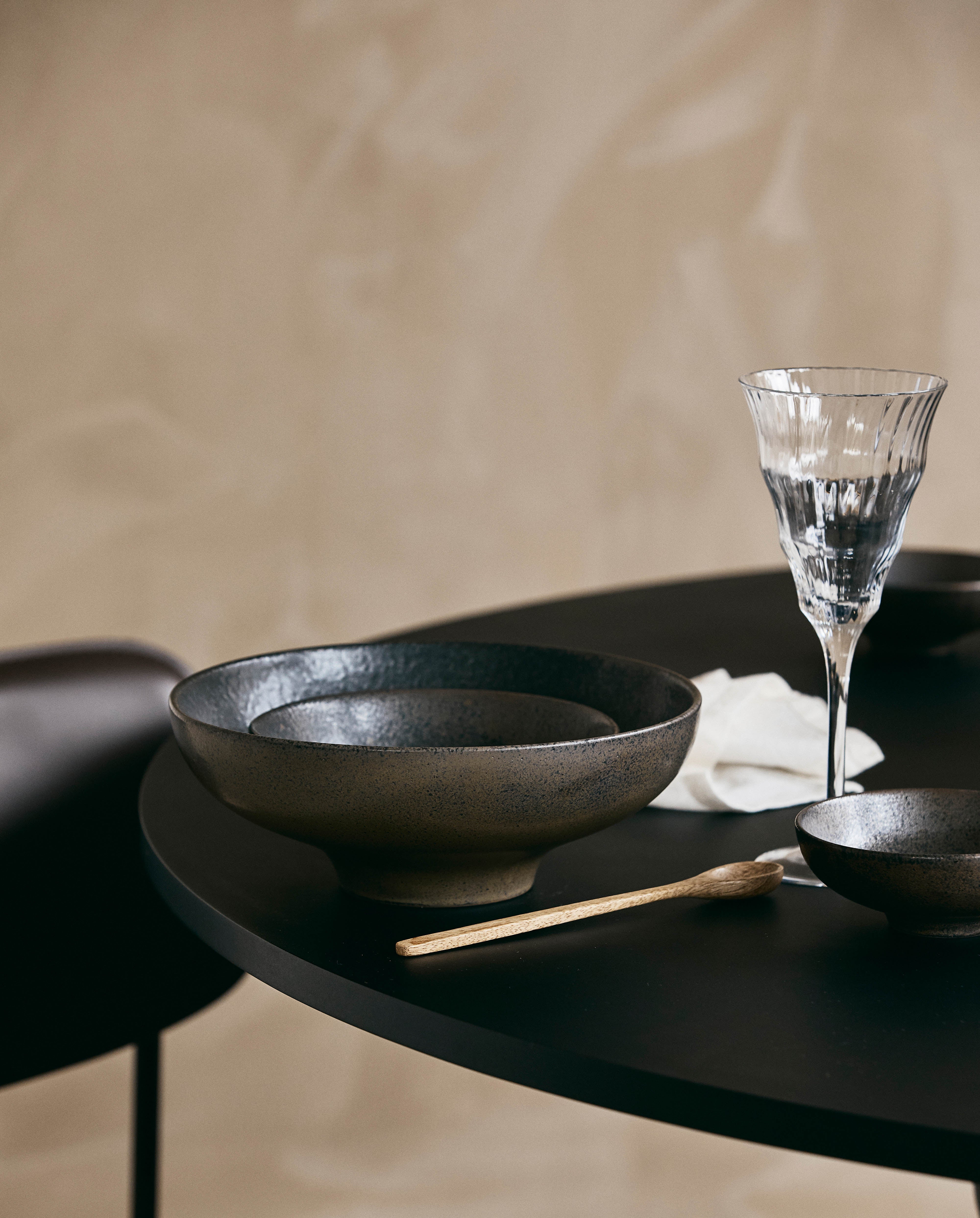 Inez Bowl Zwart L Tray