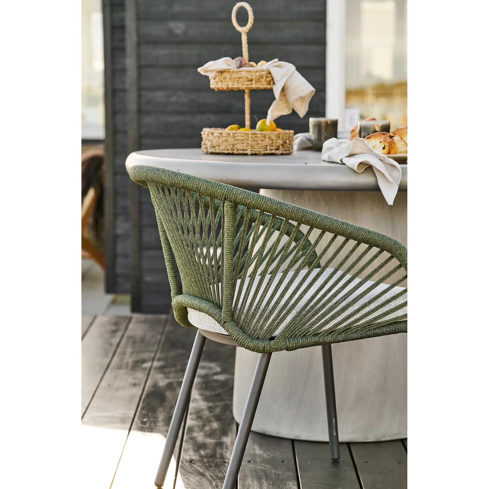 House Nordic Novella Dining Chair – aluminium eetkamerstoel met groen/grijs kussen