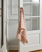 Nordal Kinu theedoek gestreept groen en roze – katoen theedoek